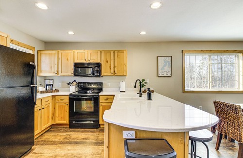 Lake Shore House | Nisswa Townhome w/Boat Slip + Gull Lake Access!