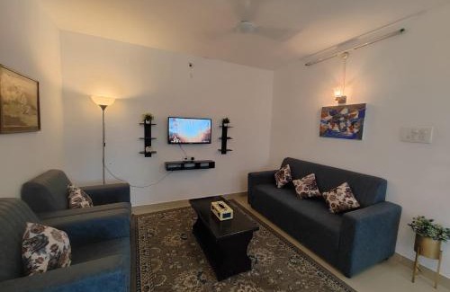 Shaikpet House | NK Homes 202 - 2BHK Homestay - Fast Wifi, Fully Furnished