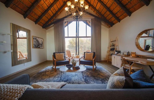 Pilanesberg National Park Cabin | Nkala Safari Lodge