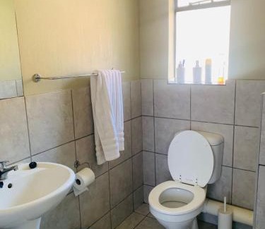Katlehong Apartment | Nkosi's Oasis
