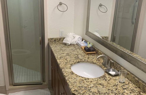Ocean View Halifax Estates Condo | nLovely 2-bedroom condo in Daytona Beach Shores with AC, WiFi, fitness room