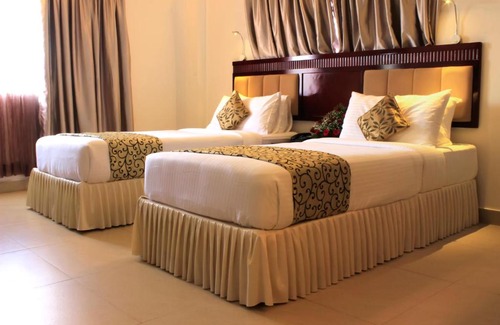 Thrippunithura Hotel | NM Royale County