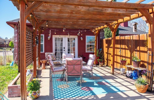 Elmo Apartment | nMary’s Nest –Cozy relaxing studio. Near Lake Ray Hubbard and 30 mins to Dallas.
