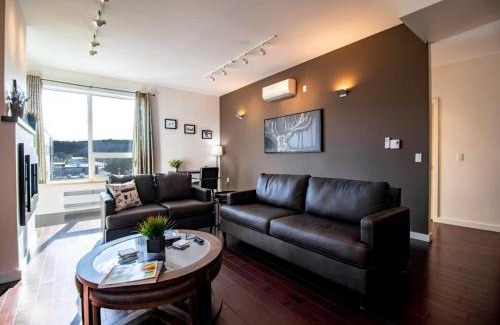 Whitehorse House | NN - Park View #2 - Downtown 2-bed 2-bath