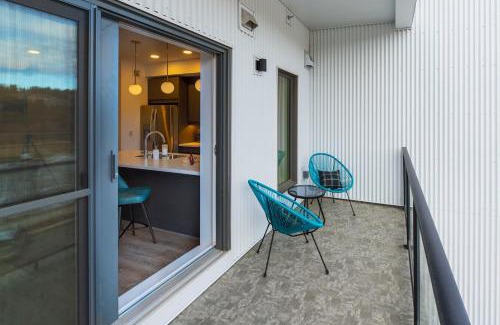 Whitehorse House | NN - The Current 2 - Downtown 1-Bed 1-Bath