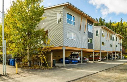 Whitehorse House | NN - The Kit 3 - Downtown 1-Bed 1-Bath