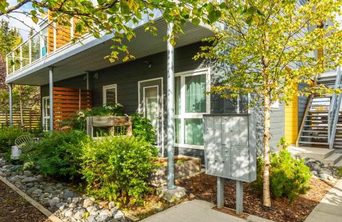 Whitehorse House | NN - The Kit 3 - Downtown 1-Bed 1-Bath