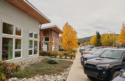 Whitehorse House | NN - The Kit - Downtown 1-bed 1-bath