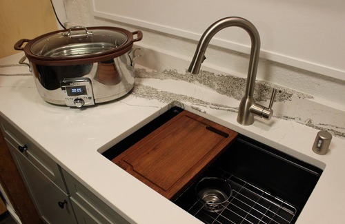 Port Angeles Apartment | nNot shared. Clean. Locationx3. 30 day minimum. Low daily rate + 20% discount