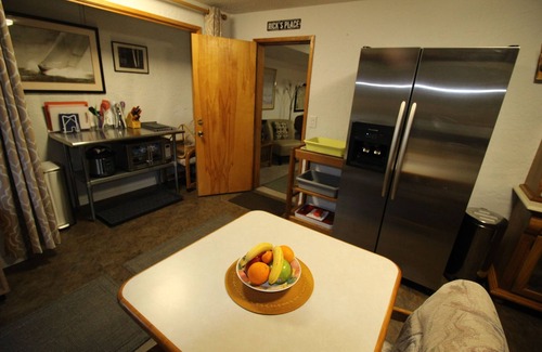 Port Angeles Apartment | nNot shared. Clean. Locationx3. 30 day minimum. Low daily rate + 20% discount