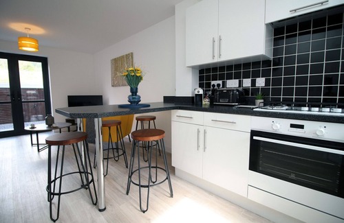 St. Thomas House | No.1 Marina Walk by Stay South Wales - FREE Parking, Close to the Marina