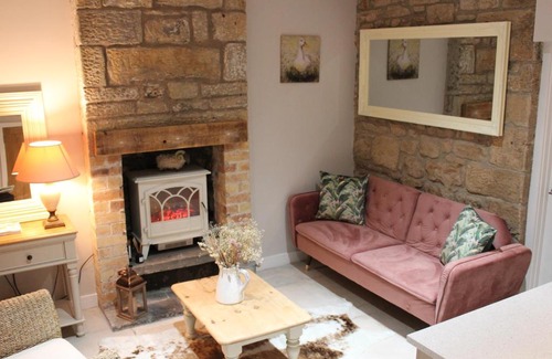 Rothbury Apartment | No 1 Tomlinsons Apartments Rothbury