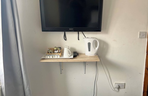Oldham House | No 10 Room 2