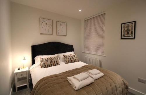 Basingstoke Apartment | No 10 @Short Stays