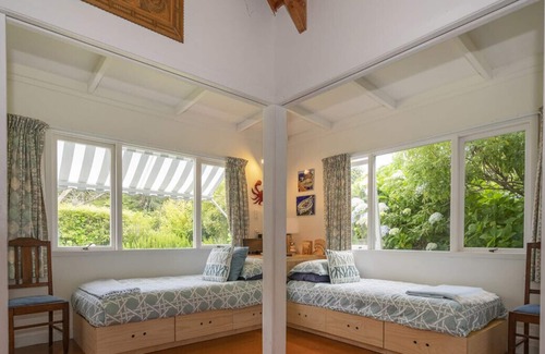 Hahei House | No. 11 - Hahei Holiday Home