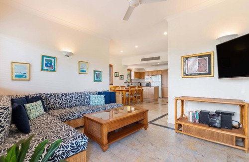 Port Douglas Apartment | No. 11 @ The Point - 2 mins walk to the Hub of Port Douglas