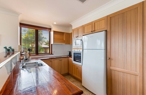 Port Douglas Apartment | No. 11 @ The Point - 2 mins walk to the Hub of Port Douglas