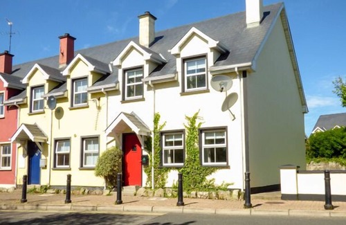 Tullaghan Cottage | NO 17 MOUNTAIN DALE, pet friendly in Bundoran, County Donegal