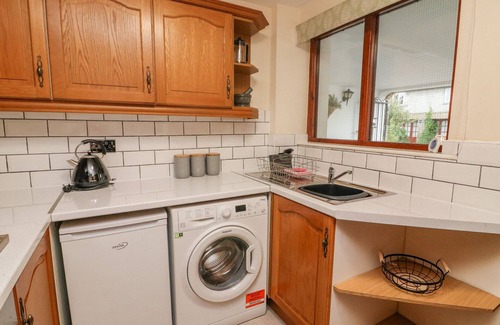 Kirkby Lonsdale House | NO. 2 THE MEWS, pet friendly in Kirkby Lonsdale