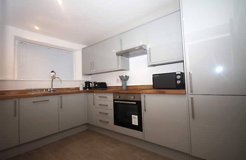 Glastonbury Apartment | No 28D St Benedict - With outside courtyard