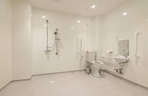 Saundersfoot Hostel | No. 3 Ocean Cabins Bunk Bed - Saundersfoot Harbour