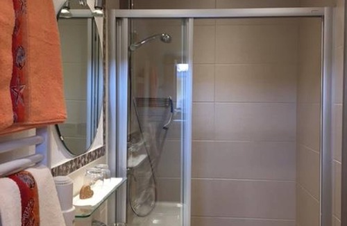 Wallgau Apartment | "No. 4" double room with shower, WC - Neuner, Gästehaus Ulrich