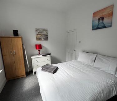 Sefton Park Apartment | No 5 AT SANDRINGHAM, LARGE 1 BED NEAR SEFTON PARK