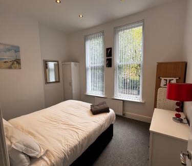 Sefton Park Apartment | No 5 AT SANDRINGHAM, LARGE 1 BED NEAR SEFTON PARK