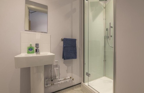 Saundersfoot Hotel | No 7 Ocean Cabins - Saundersfoot Harbour - Saundersfoot