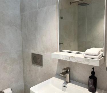 Kings Cross Hotel | No 9 Springfield