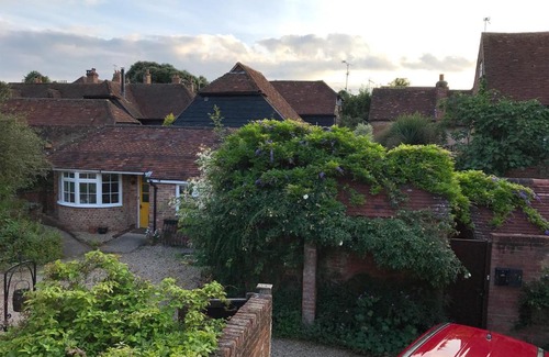 Odiham Apartment | No 91 The Loft Odiham - Self Catering apartment Min 2 Night stay