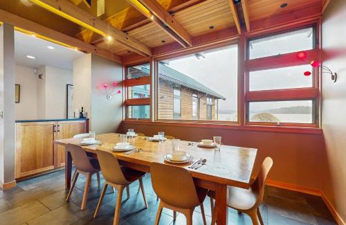 Anacortes House | No-Bank Waterfront Stunner – Driftwood Compound on Fidalgo Island