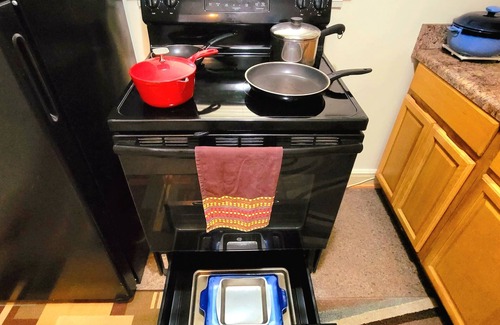 Greenwood House | ♪No Chores! Quiet Spot ♪ Walkable To Great Restaurants And Bars ♪ Free Parking ♪