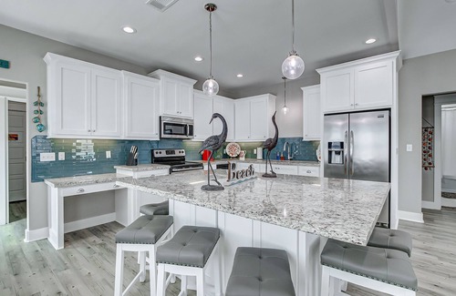 Crystal Beach House | No Cleaning Fee! Walk Beach, Grill + Tiki Bar!
