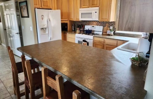 Cripple Creek House | No Cleaning Fees, Spacious & Secluded Mountain Home, Pikes Peak Views, Hot Tub!