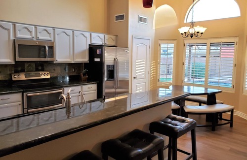 Pivotal Peoria Center House | No Hidden Fees, Great Location, Heated Pool, PSC, State Farm Stadium