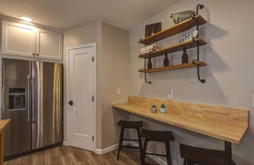 Prescott House | No Hidden Fees! Walk to Dwntwn!