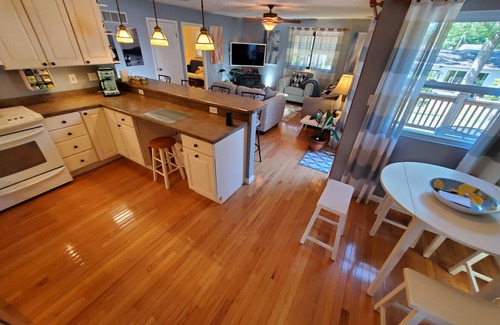 Concord House | No parties, quiet, 3 bed, 2 bath.