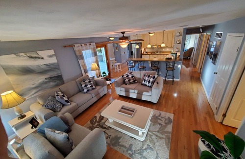 Concord House | No parties, quiet, 3 bed, 2 bath.