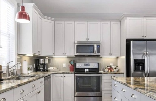 Fredericksburg House | No Pet Fee | Cozy Fire Pit | Close to Main