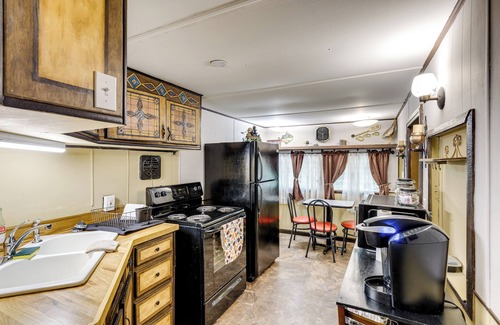 Langston Cabin | No Pet Fee! Family Cabin 2 Mi to Lake Guntersville