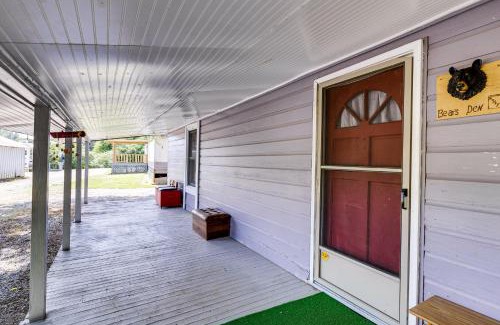 Langston House | No Pet Fee! Family Cabin 2 Mi to Lake Guntersville