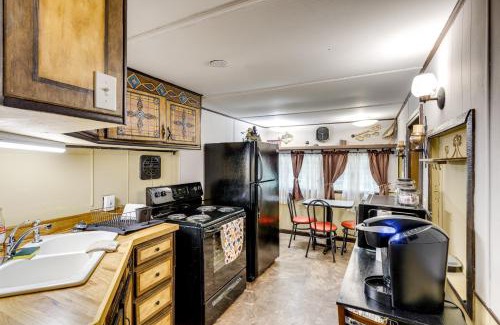 Langston House | No Pet Fee! Family Cabin 2 Mi to Lake Guntersville