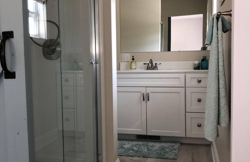 New Buffalo House | No pets/No smoking three bedroom home, Close to the beach