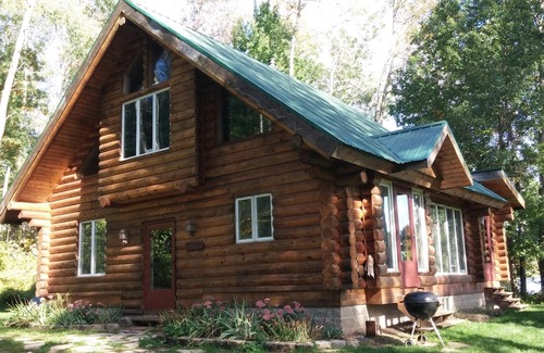 Clam Falls Cabin | No Phone!! Log Cabin