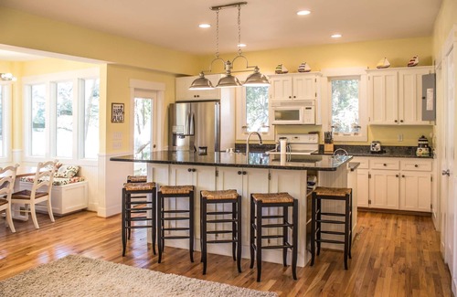 Bald Head Island House | No Probllama-a NEWLY-REMODELED, dog friendly 4BR/3.5BA on the golf course!