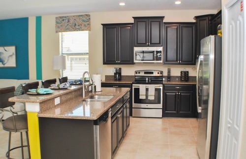 Davenport House | No Resort Fees - PS 5 w/games, Game Room, Free BBQ Grill, and Free Wifi