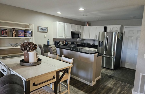 Osage Beach Condo | No Stairs, 2 Pools, Sand Beachn