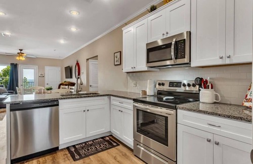 Branson Condo | No Stairs! Fabulous View! Great Location!