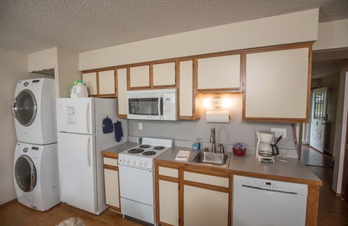 Table Rock Condo | No-Stairs Golf-View Condo | Central to Lakes+Strip